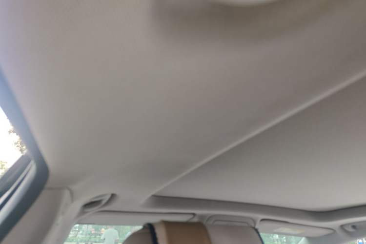 Used Cadillac XT4 2022 28T Two-Wheel-Drive Luxury Version Headliner