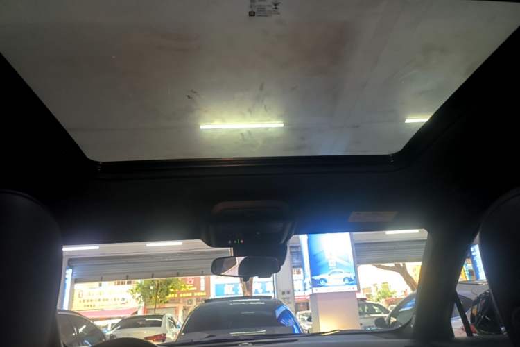 Used Cadillac XT4 2022 28T Two-Wheel-Drive Luxury Version Headliner
