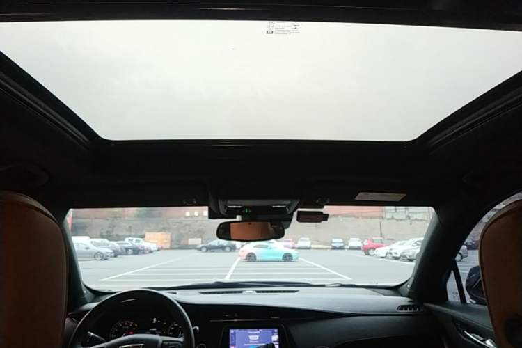 Used Cadillac XT4 2022 28T Two-Wheel Drive Prestige Version Headliner