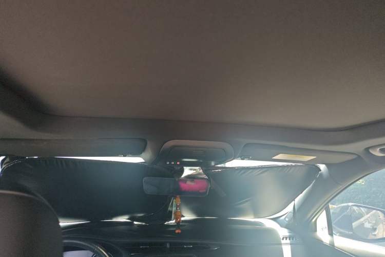 Used Cadillac XT4 2022 28T Two-Wheel-Drive Luxury Version Headliner