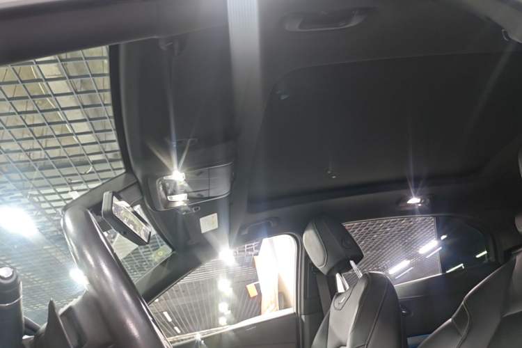 Used Cadillac XT4 2022 28T Two-Wheel-Drive Luxury Version Headliner