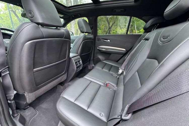 Used Cadillac XT4 2022 28T Two-Wheel-Drive Luxury Version Interior 1