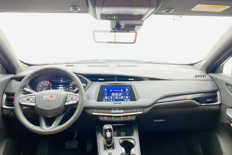 Used Cadillac XT4 2022 28T Four-Wheel Drive Prestige Version Interior 10