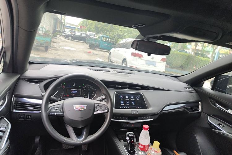 Used Cadillac XT4 2022 28T Two-Wheel Drive Fashion Edition Interior 2