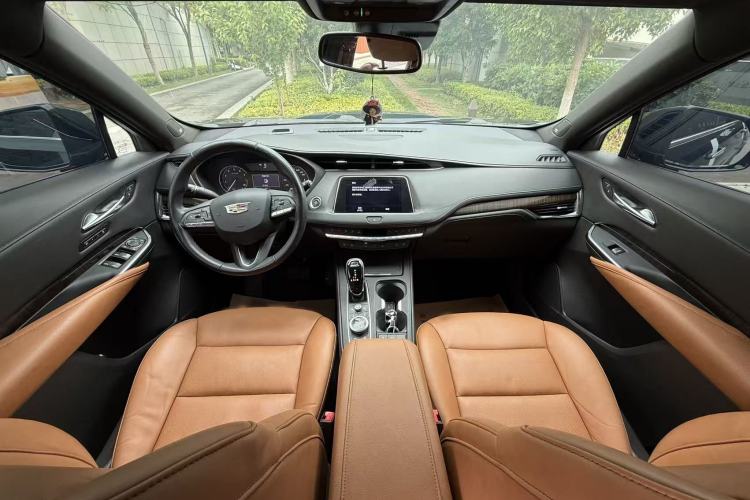 Used Cadillac XT4 2022 28T Two-Wheel Drive Prestige Version Interior 2