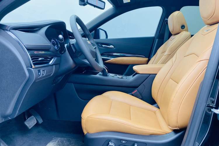 Used Cadillac XT4 2022 28T Four-Wheel Drive Prestige Version Interior 2