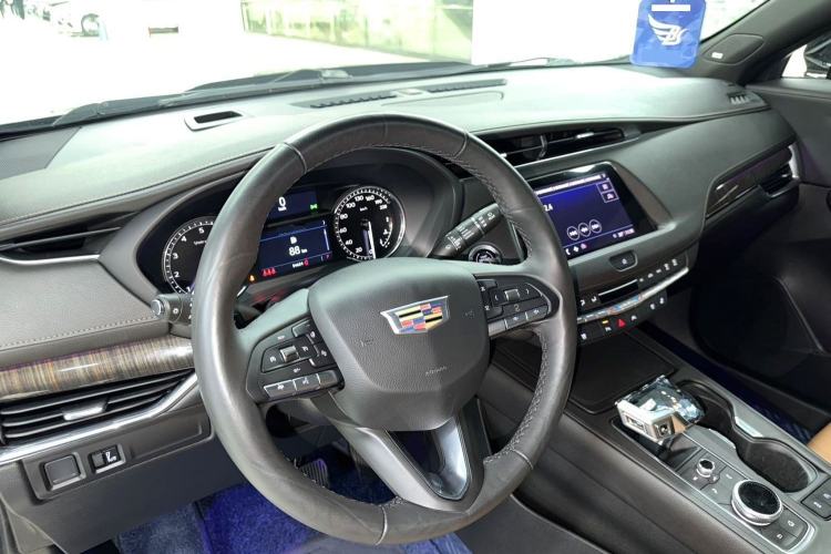 Used Cadillac XT4 2022 28T Two-Wheel Drive Prestige Version Interior 3