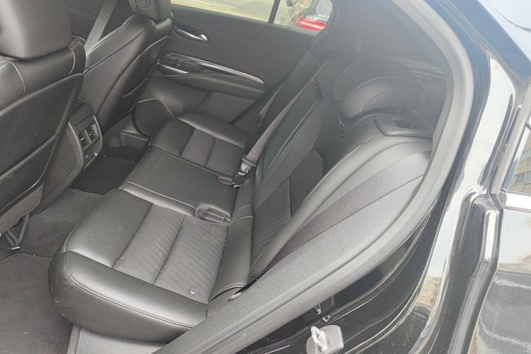 Used Cadillac XT4 2022 28T Two-Wheel Drive Fashion Edition Interior 4