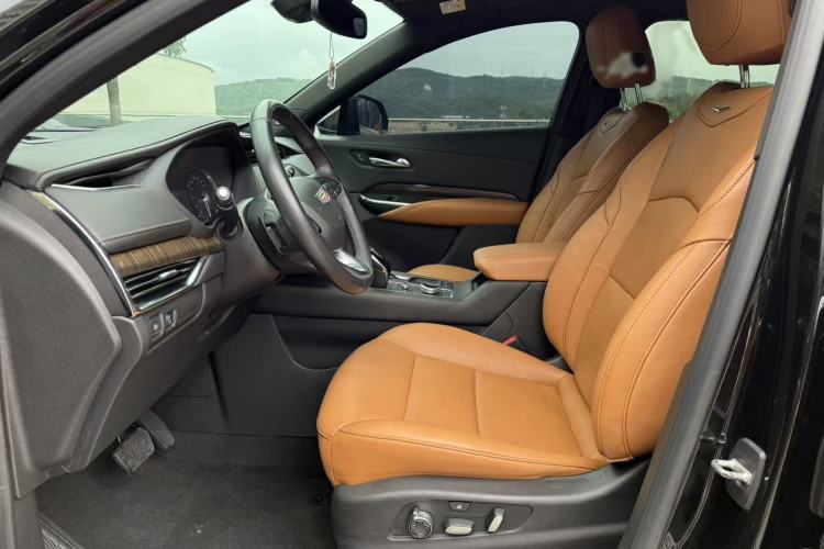 Used Cadillac XT4 2022 28T Two-Wheel Drive Prestige Version Interior 5