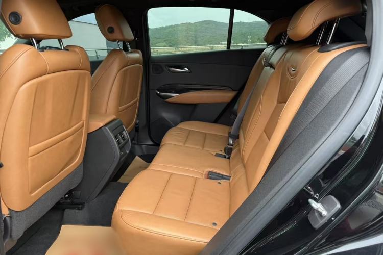 Used Cadillac XT4 2022 28T Two-Wheel Drive Prestige Version Interior 6