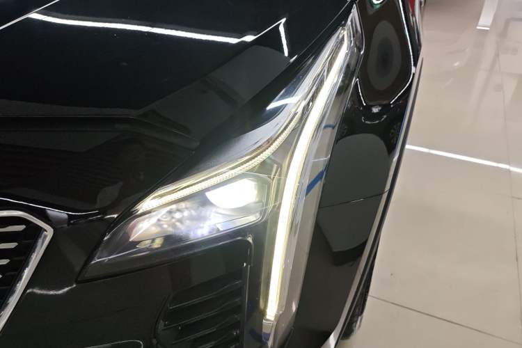 Used Cadillac XT4 2022 28T Two-Wheel-Drive Luxury Version Left Front Headlight