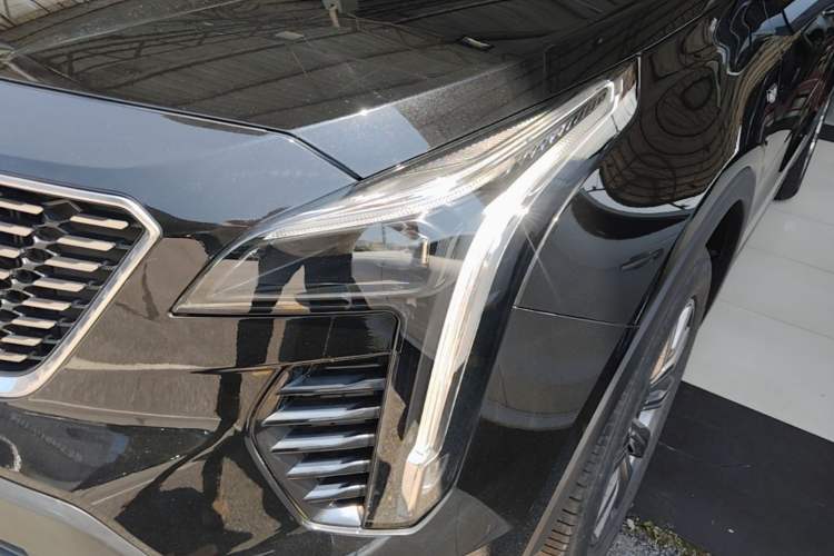 Used Cadillac XT4 2022 28T Two-Wheel-Drive Luxury Version Left Front Headlight