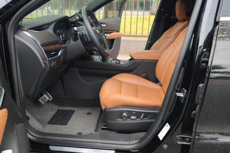 Used Cadillac XT4 2022 28T Two-Wheel Drive Prestige Version Left Front Seat