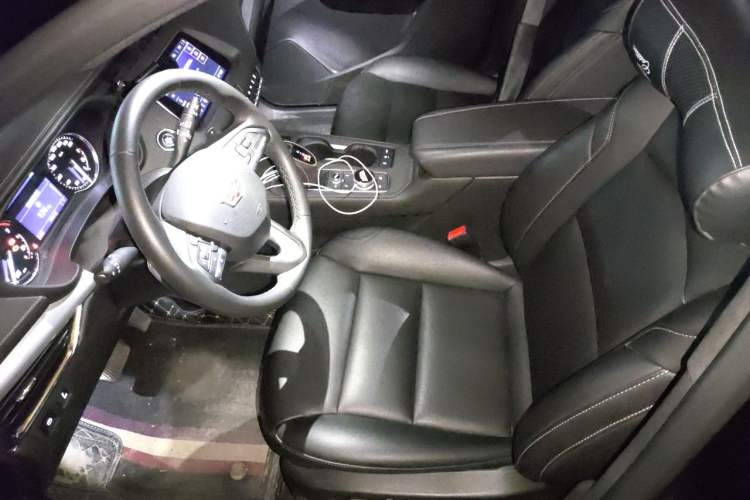 Used Cadillac XT4 2022 28T Two-Wheel-Drive Luxury Version Left Front Seat