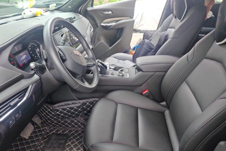 Used Cadillac XT4 2022 28T Two-Wheel-Drive Luxury Version Left Front Seat