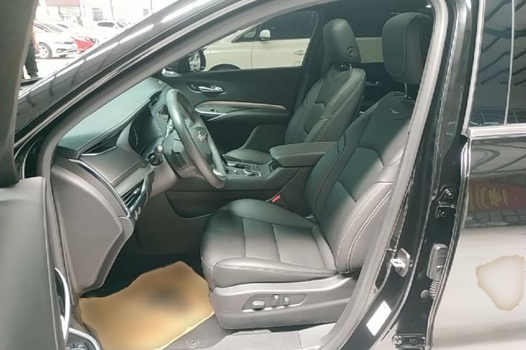 Used Cadillac XT4 2022 28T Two-Wheel-Drive Luxury Version Left Front Seat