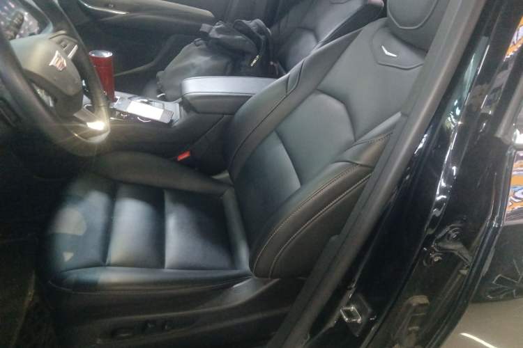 Used Cadillac XT4 2022 28T Two-Wheel-Drive Luxury Version Left Front Seat