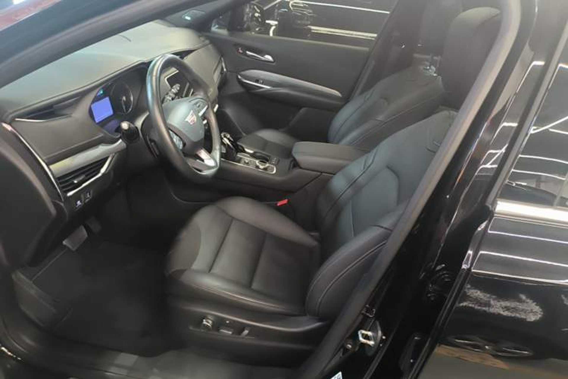Used Cadillac XT4 2022 28T Two-Wheel Drive Prestige Version Left Front Seat