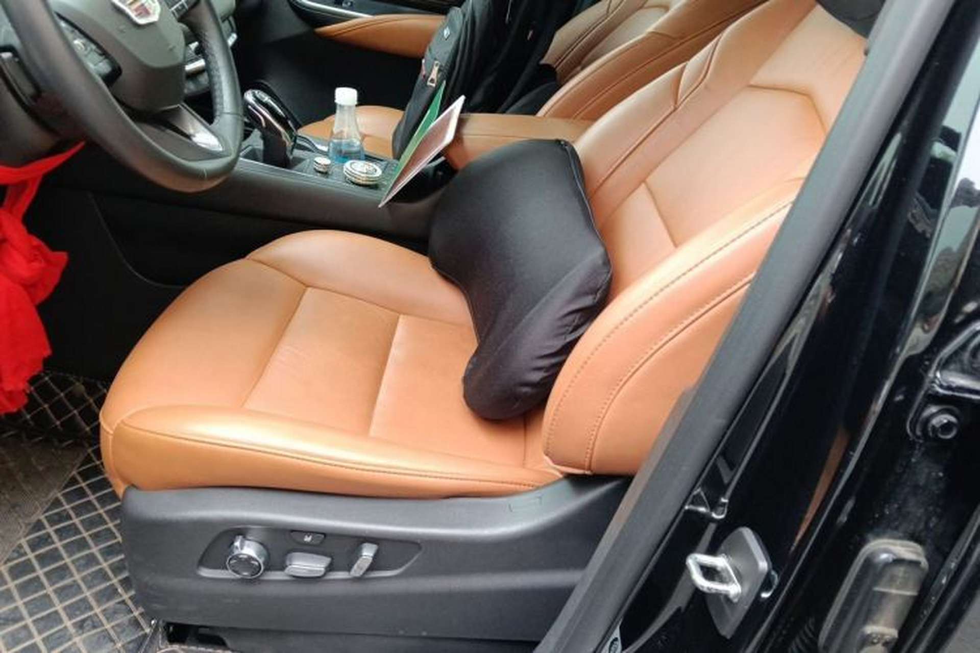 Used Cadillac XT4 2022 28T Two-Wheel Drive Prestige Version Left Front Seat