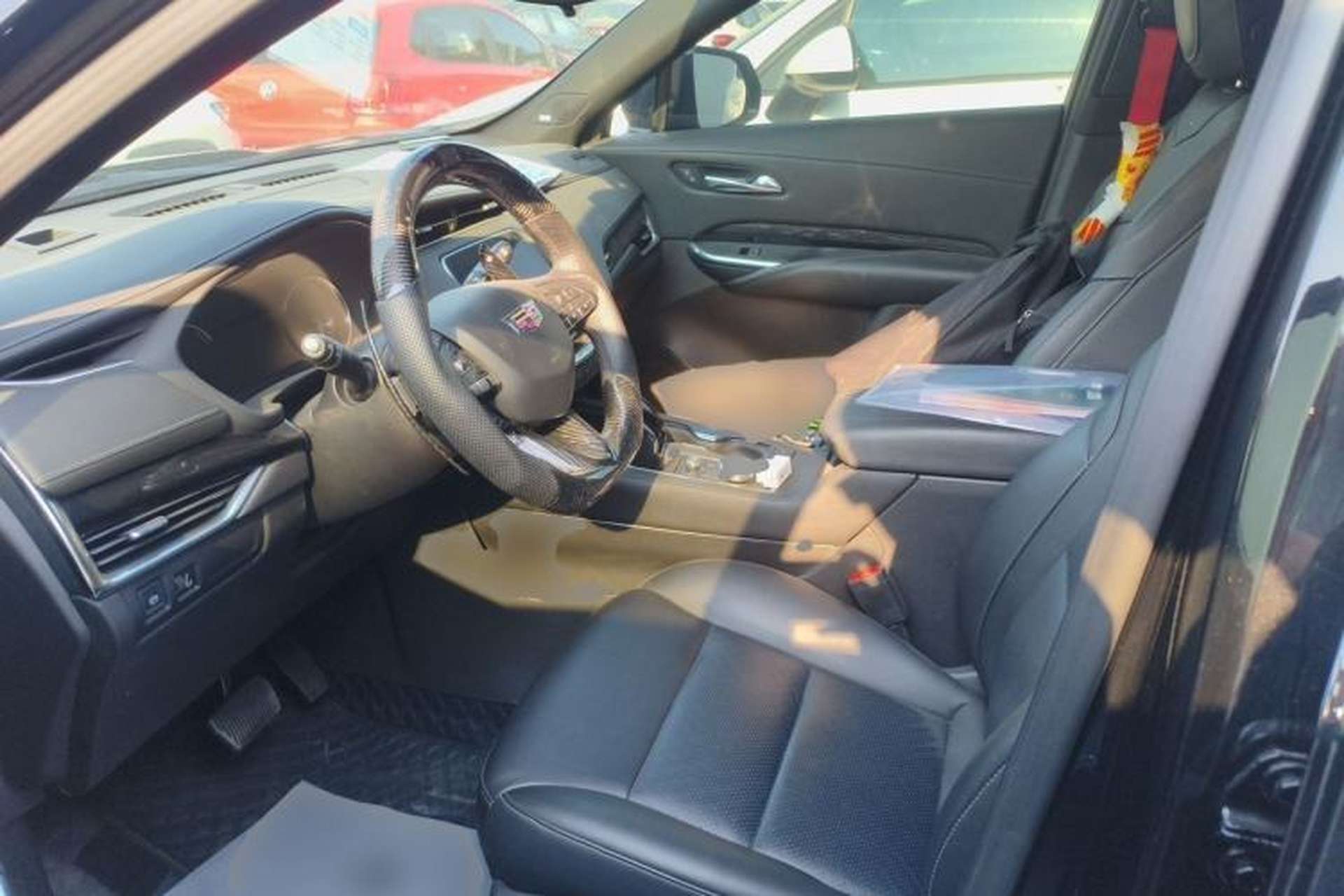 Used Cadillac XT4 2022 28T Two-Wheel-Drive Luxury Version Left Front Seat