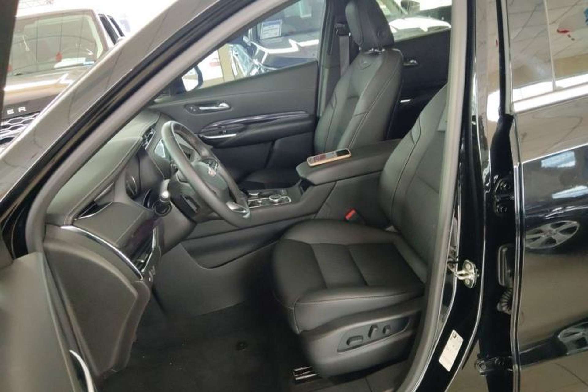 Used Cadillac XT4 2022 28T Two-Wheel Drive Fashion Edition Left Front Seat