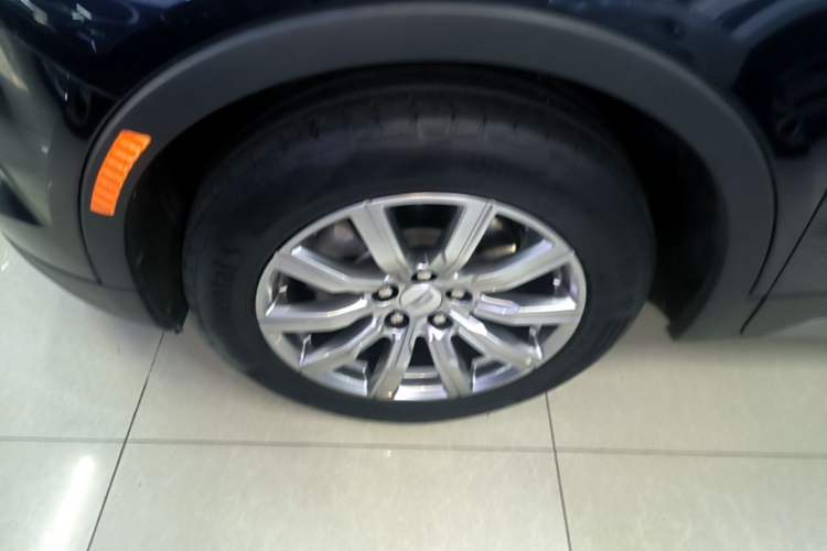 Used Cadillac XT4 2022 28T Two-Wheel-Drive Luxury Version Left Front Wheel Hub