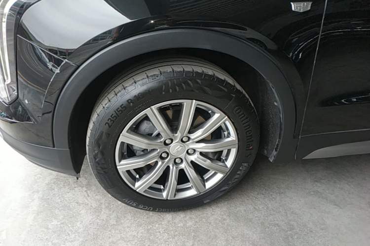 Used Cadillac XT4 2022 28T Two-Wheel Drive Prestige Version Left Front Wheel Hub