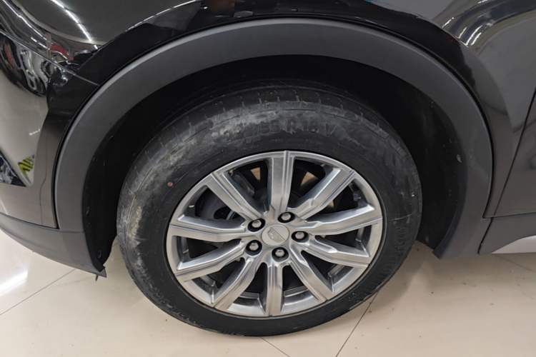 Used Cadillac XT4 2022 28T Two-Wheel-Drive Luxury Version Left Front Wheel Hub