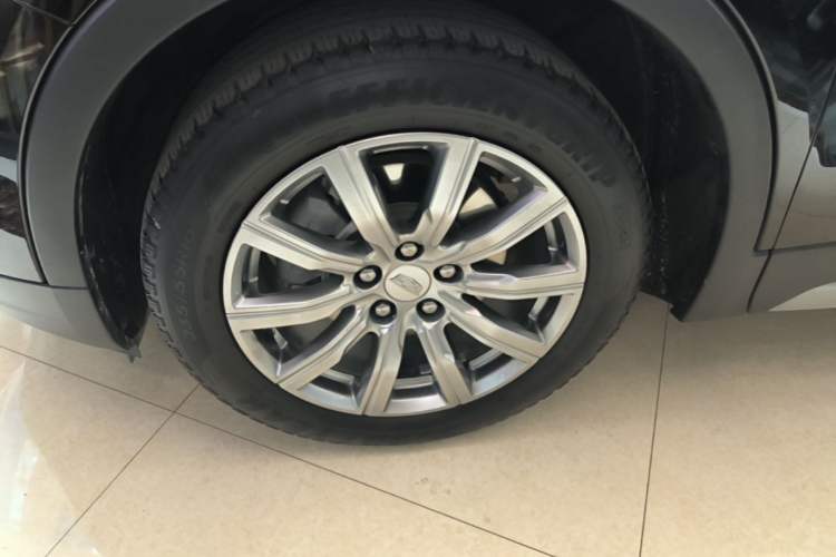 Used Cadillac XT4 2022 28T Two-Wheel-Drive Luxury Version Left Front Wheel Hub