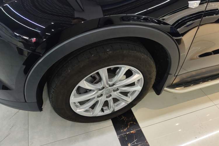 Used Cadillac XT4 2022 28T Two-Wheel Drive Fashion Edition Left Front Wheel Hub