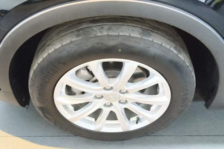 Used Cadillac XT4 2022 28T Two-Wheel Drive Fashion Edition Left Front Wheel Hub