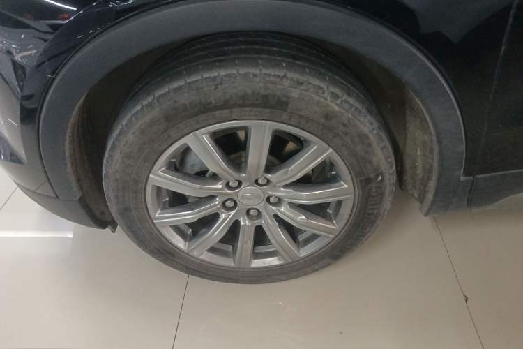Used Cadillac XT4 2022 28T Two-Wheel-Drive Luxury Version Left Front Wheel Hub