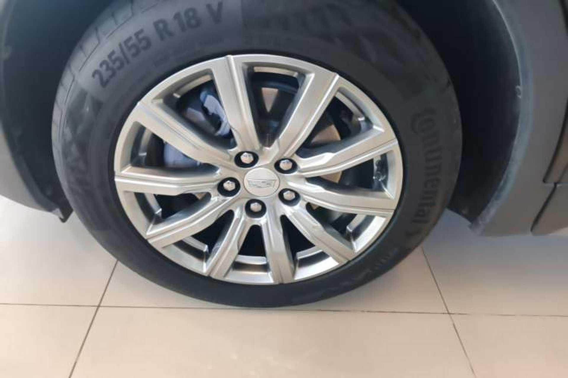 Used Cadillac XT4 2022 28T Two-Wheel Drive Prestige Version Left Front Wheel Hub
