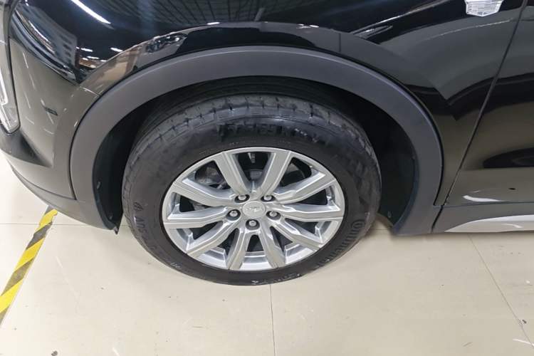 Used Cadillac XT4 2022 28T Two-Wheel-Drive Luxury Version Left Front Wheel Hub