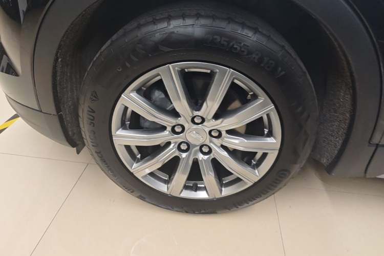 Used Cadillac XT4 2022 28T Two-Wheel Drive Prestige Version Left Front Wheel Hub