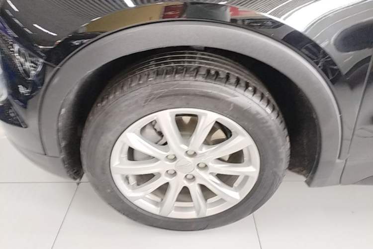 Used Cadillac XT4 2022 28T Two-Wheel Drive Fashion Edition Left Front Wheel Hub