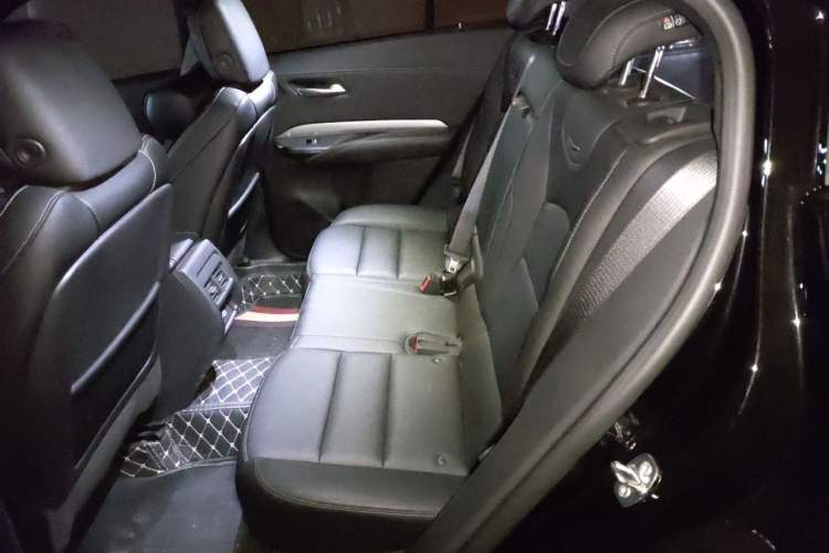 Used Cadillac XT4 2022 28T Two-Wheel-Drive Luxury Version Left Rear Seat