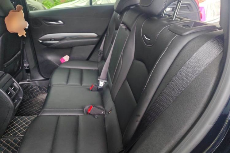 Used Cadillac XT4 2022 28T Two-Wheel-Drive Luxury Version Left Rear Seat