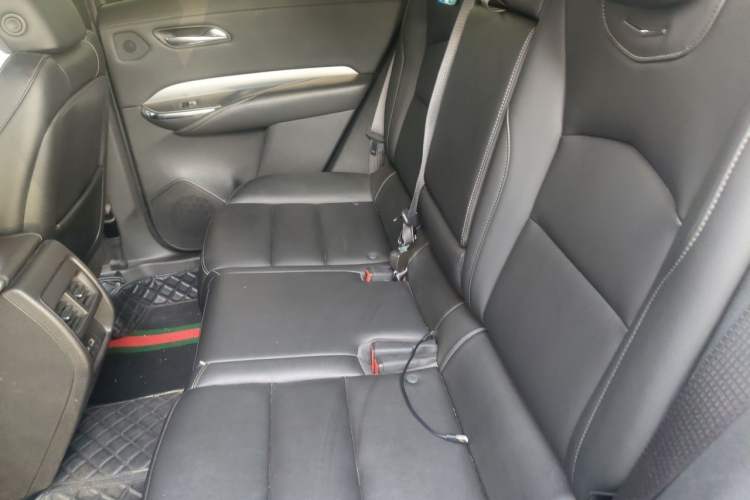 Used Cadillac XT4 2022 28T Two-Wheel-Drive Luxury Version Left Rear Seat
