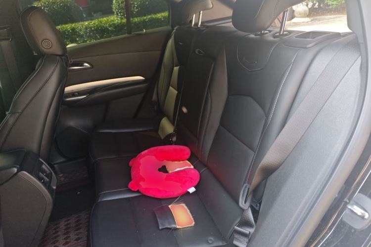 Used Cadillac XT4 2022 28T Two-Wheel-Drive Luxury Version Left Rear Seat