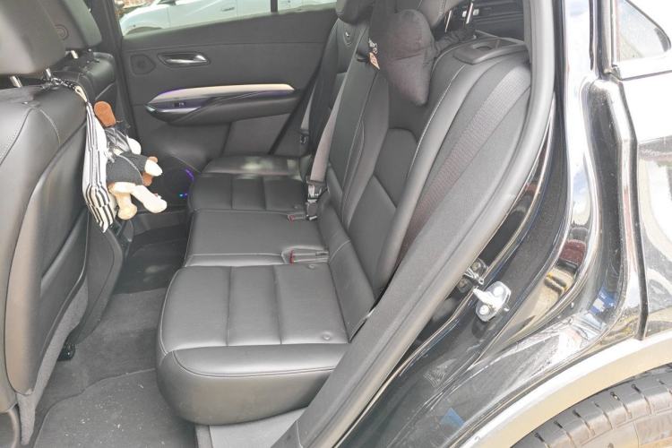 Used Cadillac XT4 2022 28T Two-Wheel-Drive Luxury Version Left Rear Seat