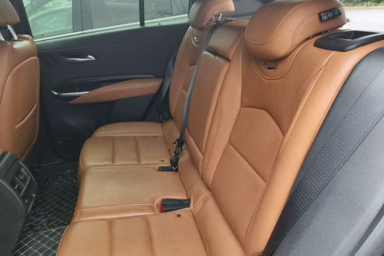 Used Cadillac XT4 2022 28T Two-Wheel Drive Prestige Version Left Rear Seat
