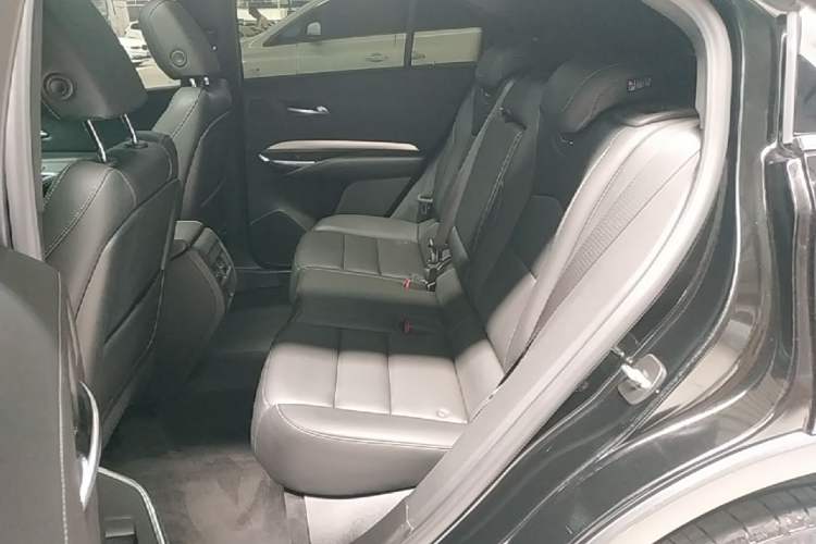 Used Cadillac XT4 2022 28T Two-Wheel-Drive Luxury Version Left Rear Seat