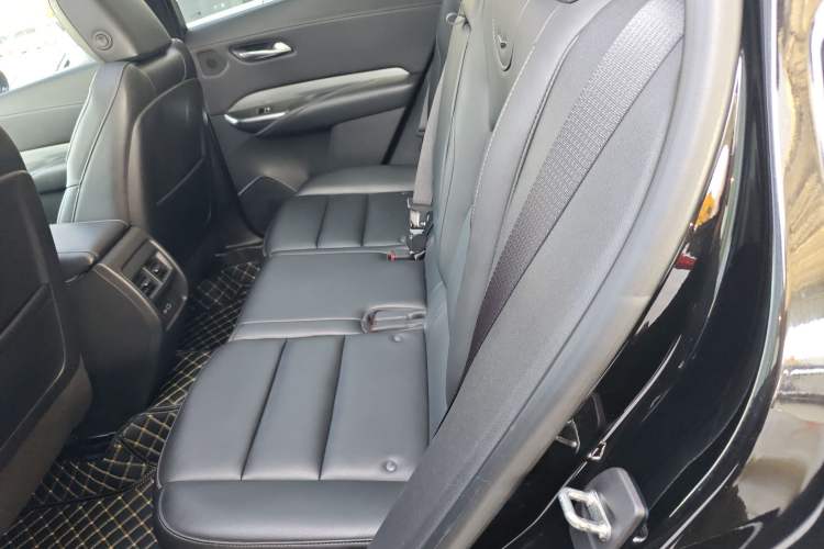 Used Cadillac XT4 2022 28T Two-Wheel-Drive Luxury Version Left Rear Seat