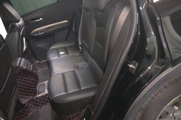 Used Cadillac XT4 2022 28T Two-Wheel-Drive Luxury Version Left Rear Seat