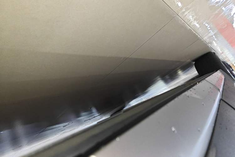Used Cadillac XT4 2022 28T Two-Wheel Drive Prestige Version Left Side Sill