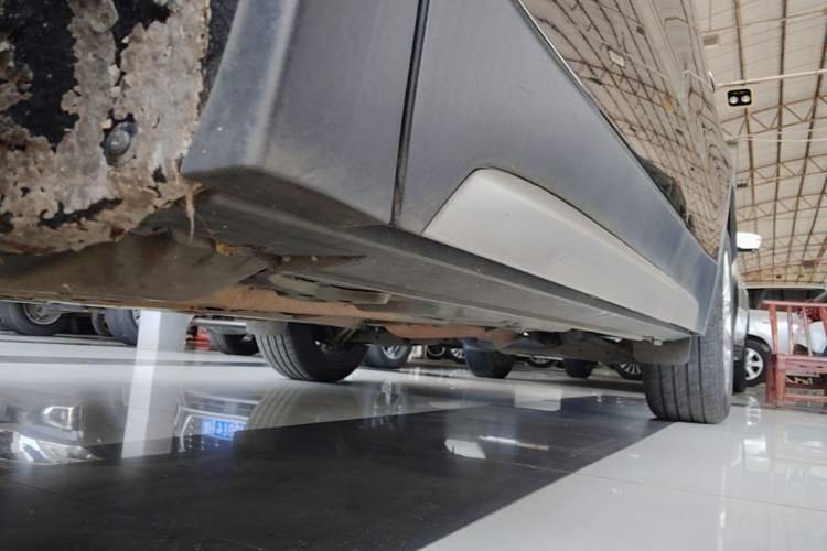 Used Cadillac XT4 2022 28T Two-Wheel-Drive Luxury Version Left Side Sill