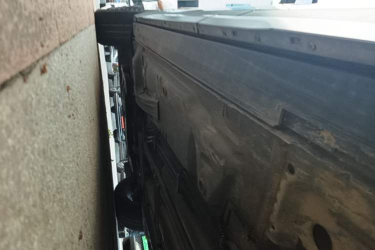 Used Cadillac XT4 2022 28T Two-Wheel-Drive Luxury Version Left Side Sill