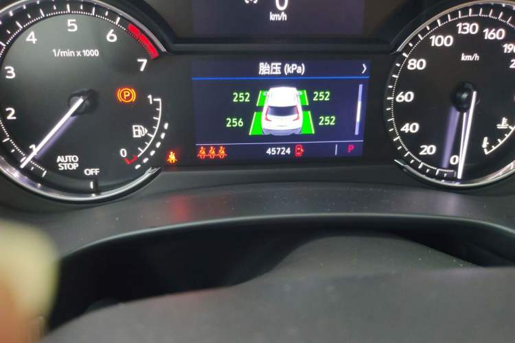 Used Cadillac XT4 2022 28T Two-Wheel Drive Prestige Version Odometer Close Up