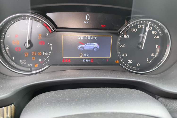 Used Cadillac XT4 2022 28T Two-Wheel Drive Prestige Version Odometer Close Up